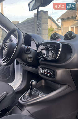 Хэтчбек Smart EQ Forfour 2021 в 
