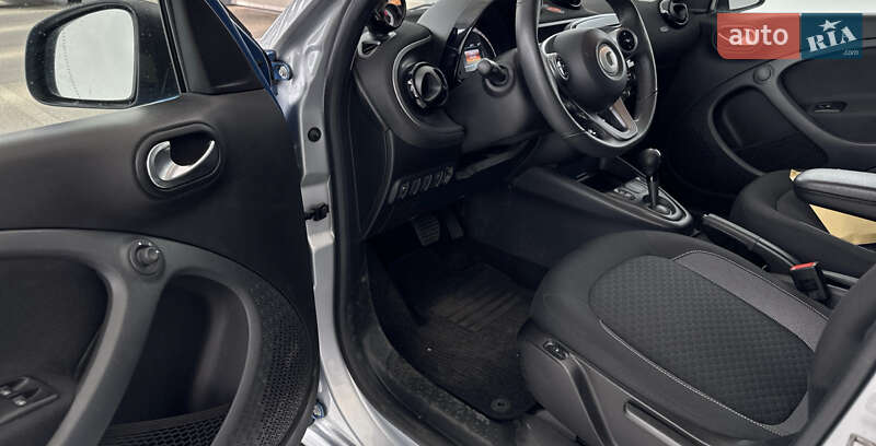 Хэтчбек Smart EQ Forfour 2020 в Киеве