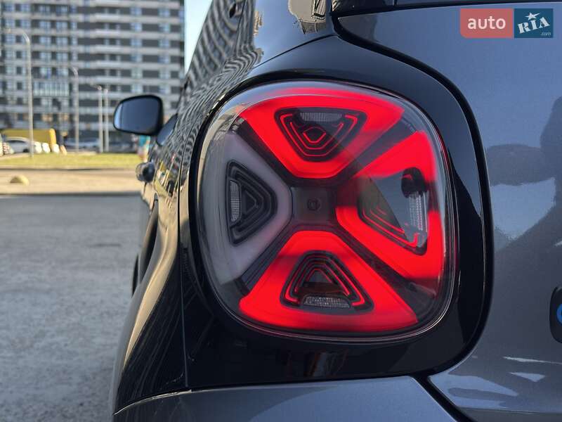 Хэтчбек Smart EQ Forfour 2020 в Киеве