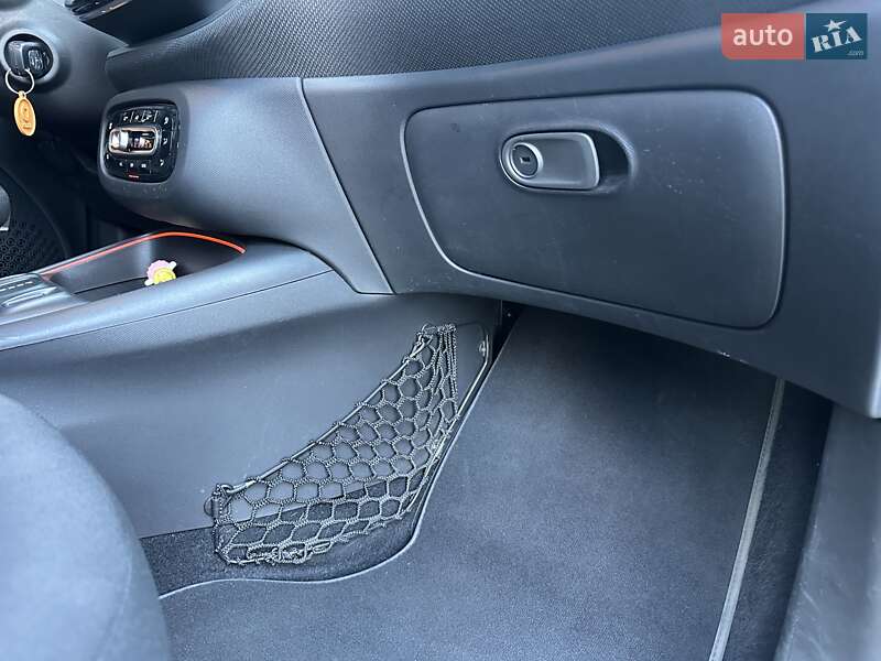 Хэтчбек Smart EQ Forfour 2020 в Киеве