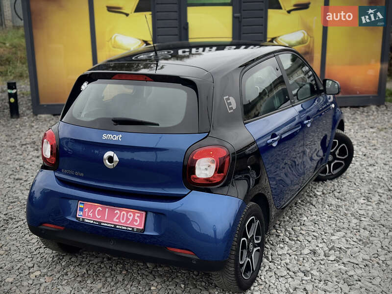 Хетчбек Smart EQ Forfour 2017 в Стрию