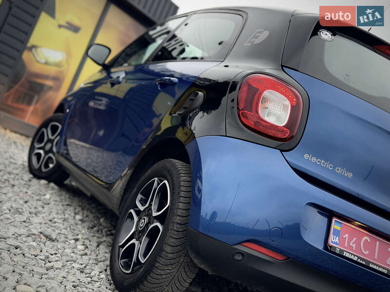 Хетчбек Smart EQ Forfour 2017 в Стрию