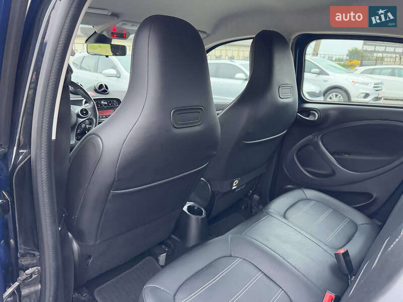 Хэтчбек Smart EQ Forfour 2017 в Стрые