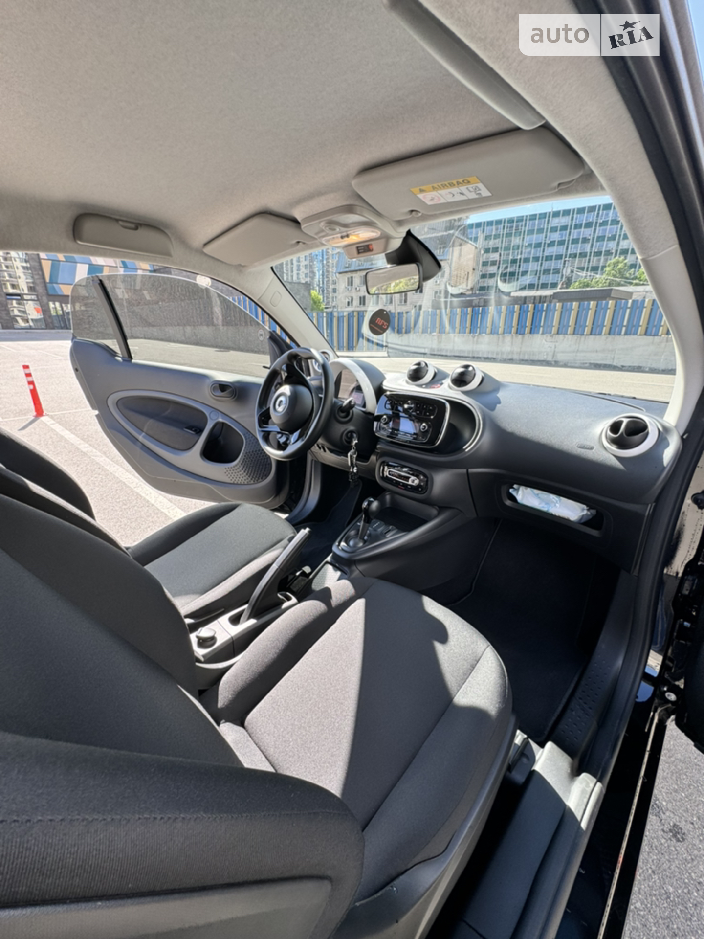 2020 Smart Fortwo - мініатюра 30