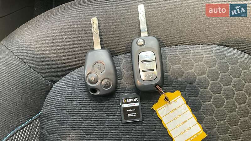 Кабріолет Smart EQ Fortwo 2020 в Києві фото 21 Кабріолет Smart EQ Fortwo 2020 в Києві