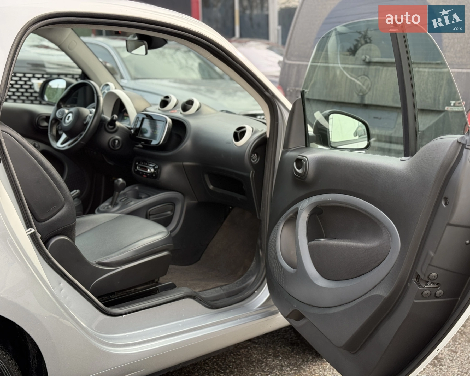 2018 Smart Fortwo - мініатюра 19