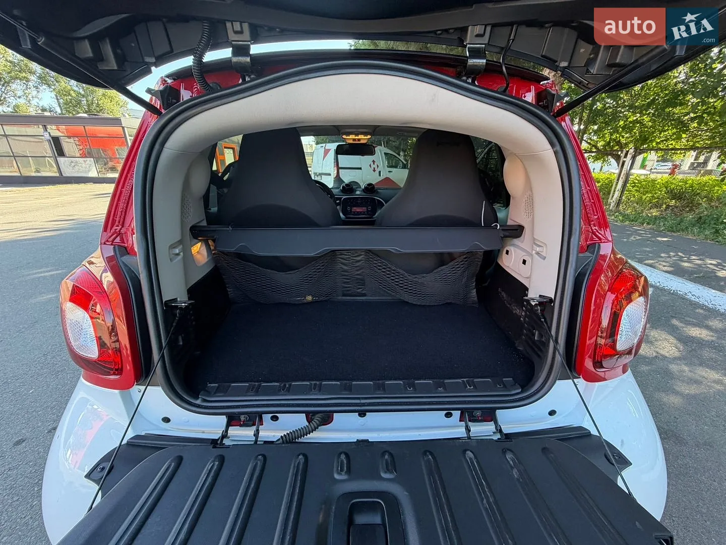 2019 Smart Fortwo - мініатюра 14