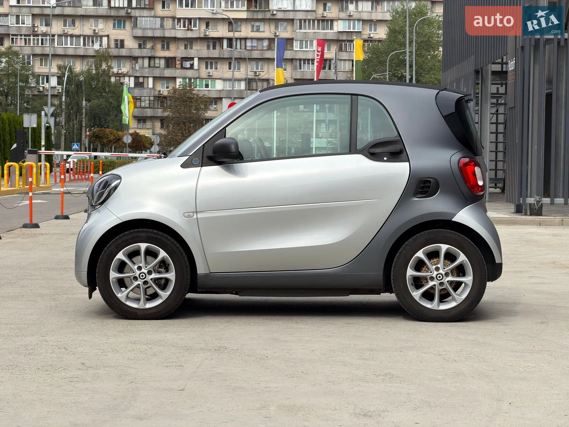 2019 Smart Fortwo - мініатюра 10
