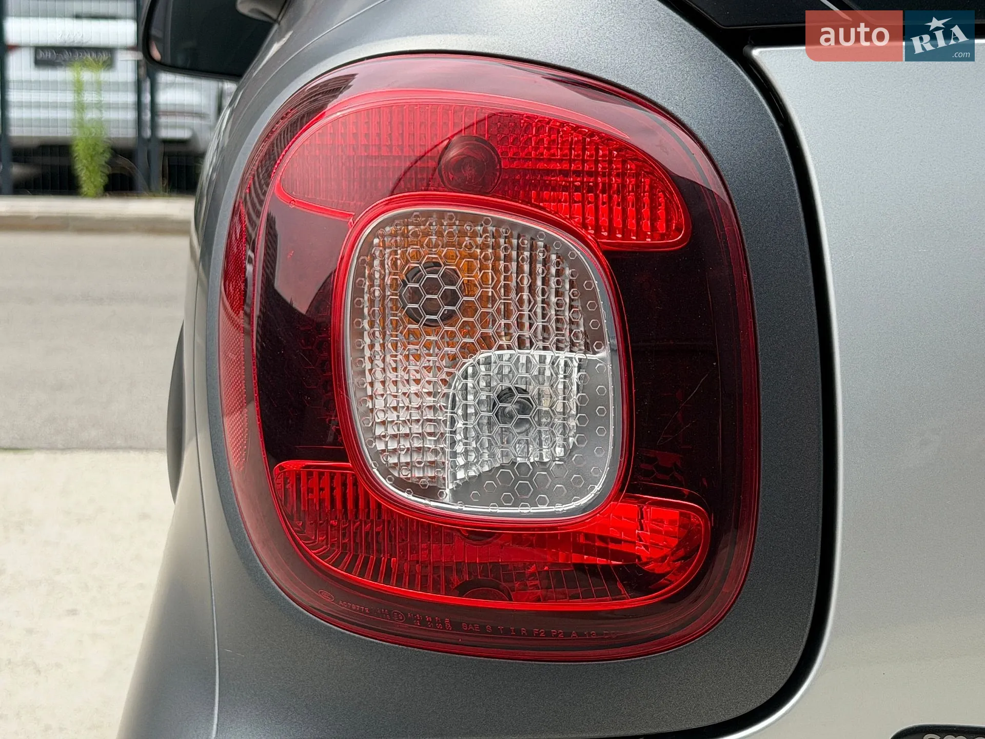 2019 Smart Fortwo - мініатюра 12