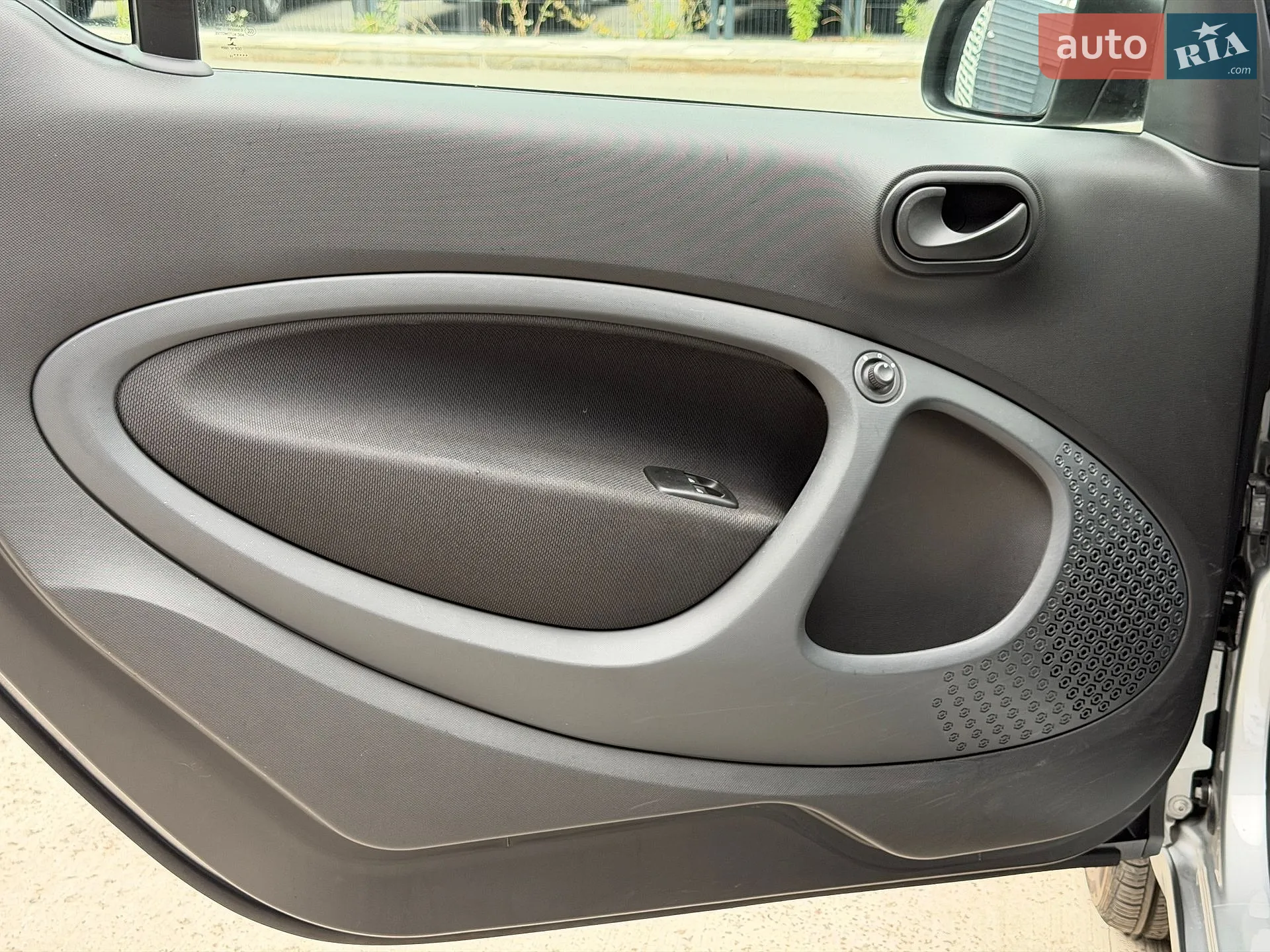 2019 Smart Fortwo - мініатюра 18