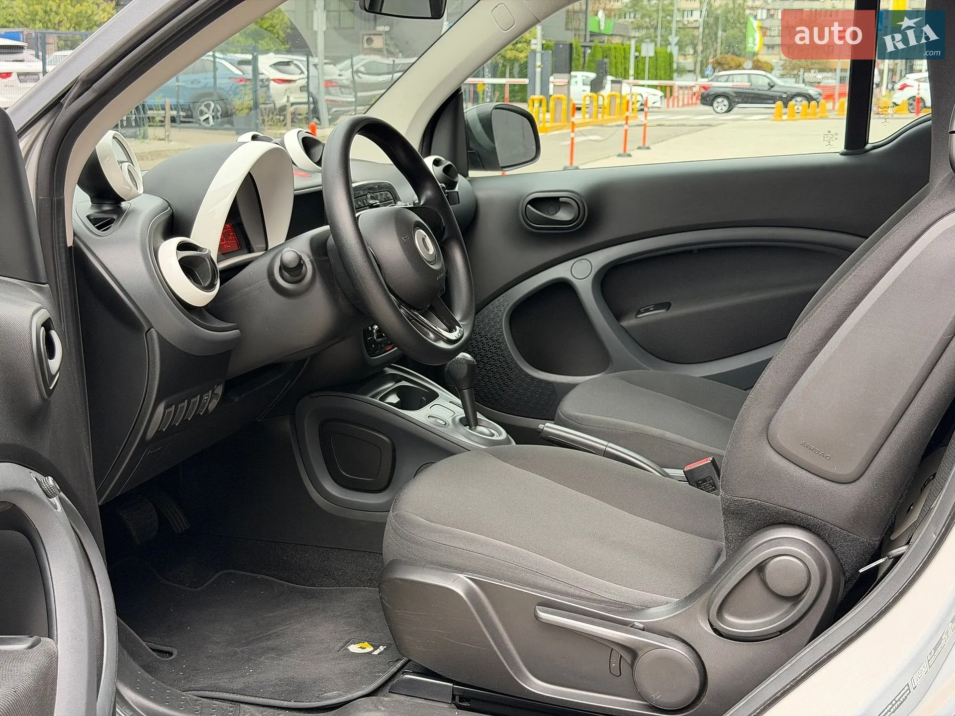 2019 Smart Fortwo - мініатюра 19