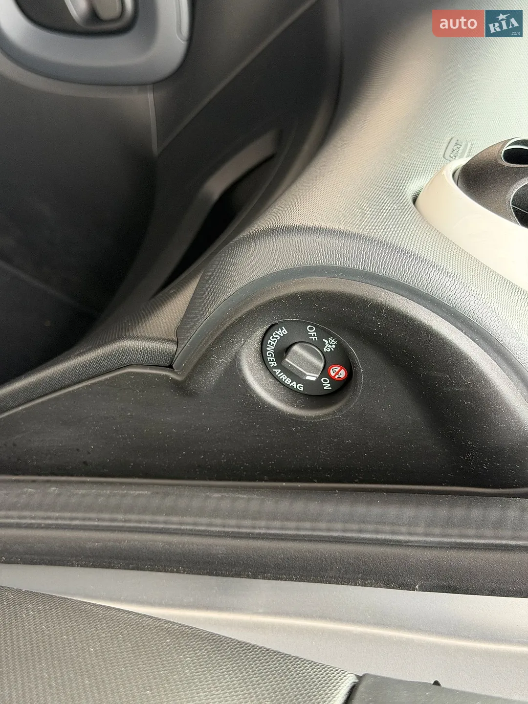 2019 Smart Fortwo - мініатюра 26