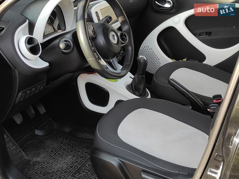 Хетчбек Smart Forfour 2015 в Павлограді