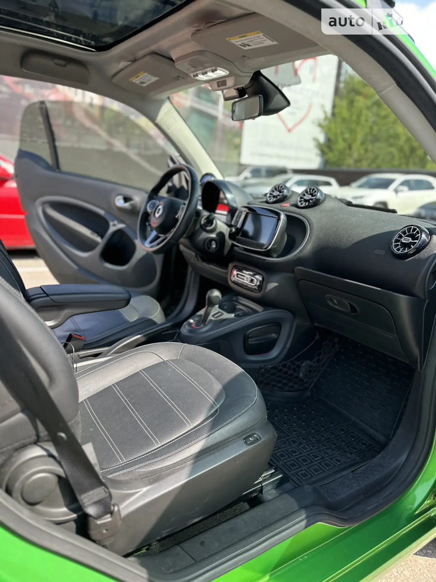 2017 Smart Fortwo - мініатюра 14