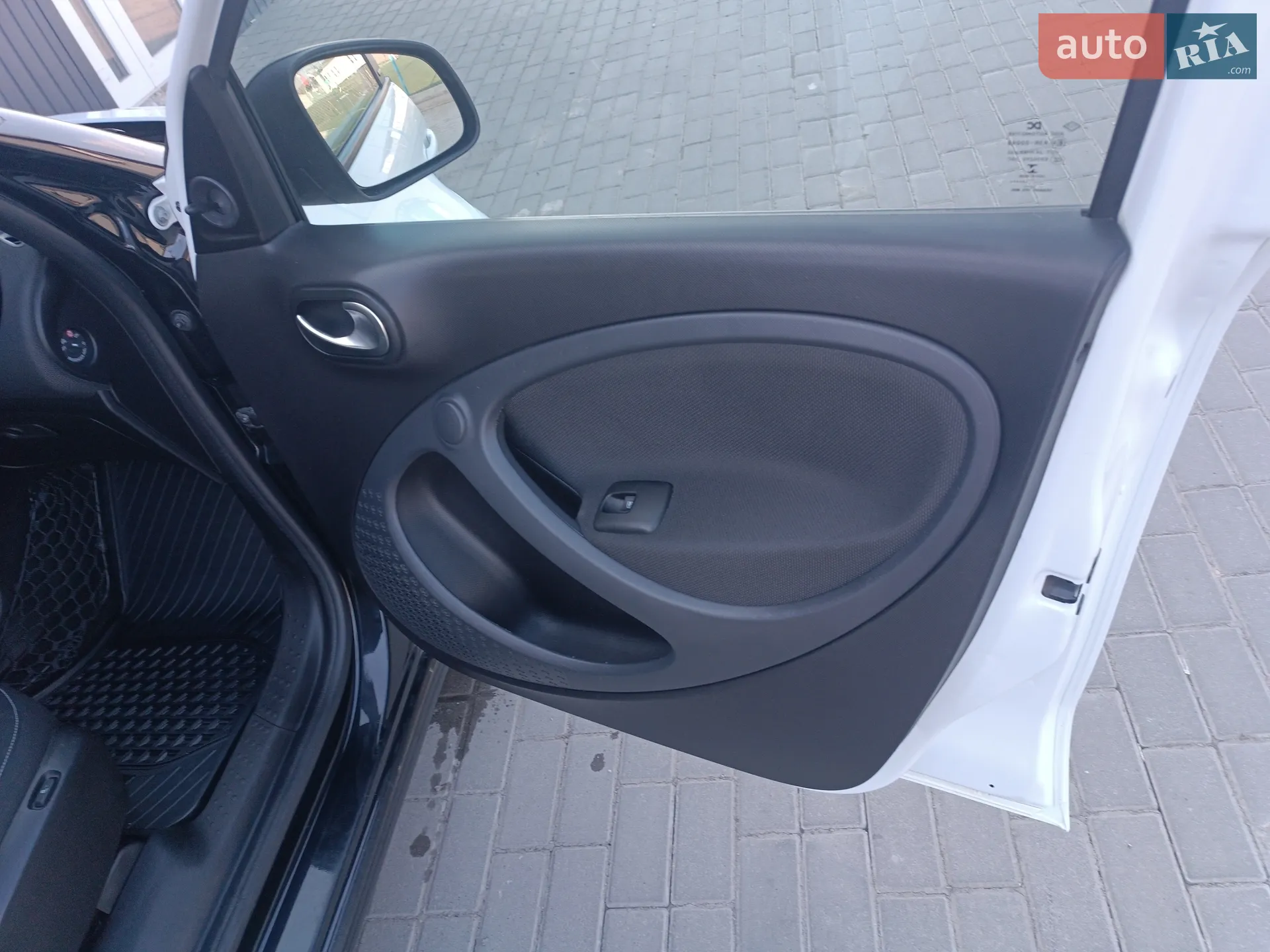 2017 Smart Fortwo - мініатюра 28