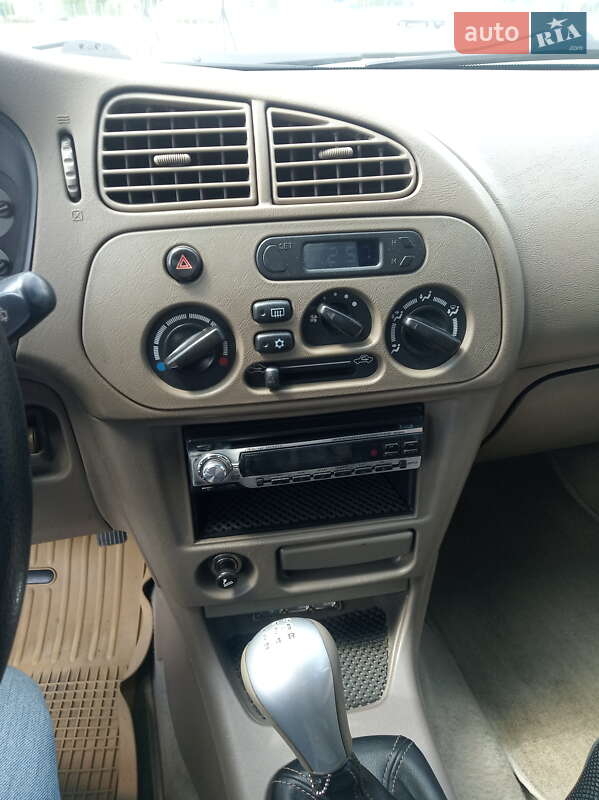 Седан SouEast Lioncel 2006 в Киеве