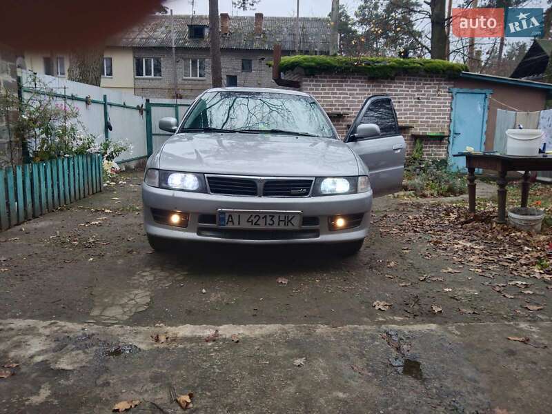 Седан SouEast Lioncel 2008 в 