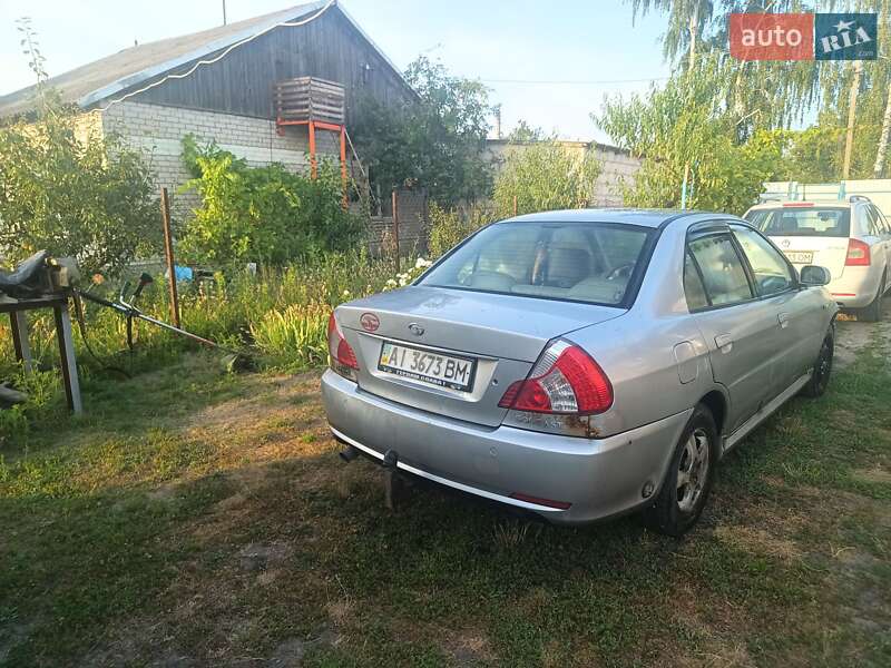 Седан SouEast Lioncel 2008 в Березане