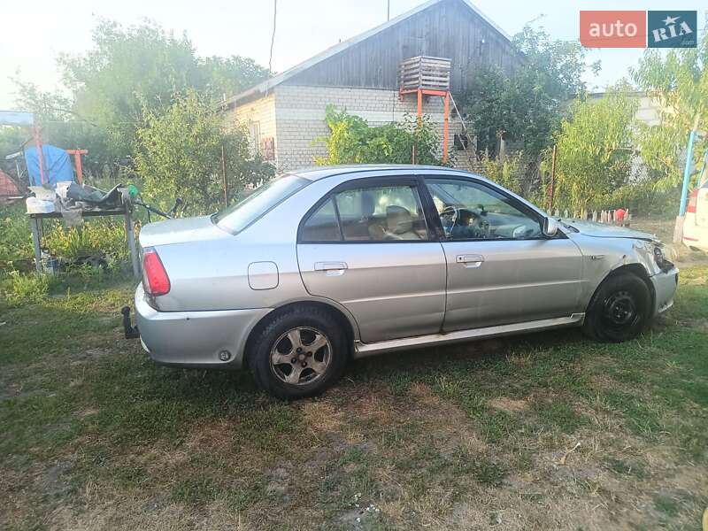 Седан SouEast Lioncel 2008 в Березане