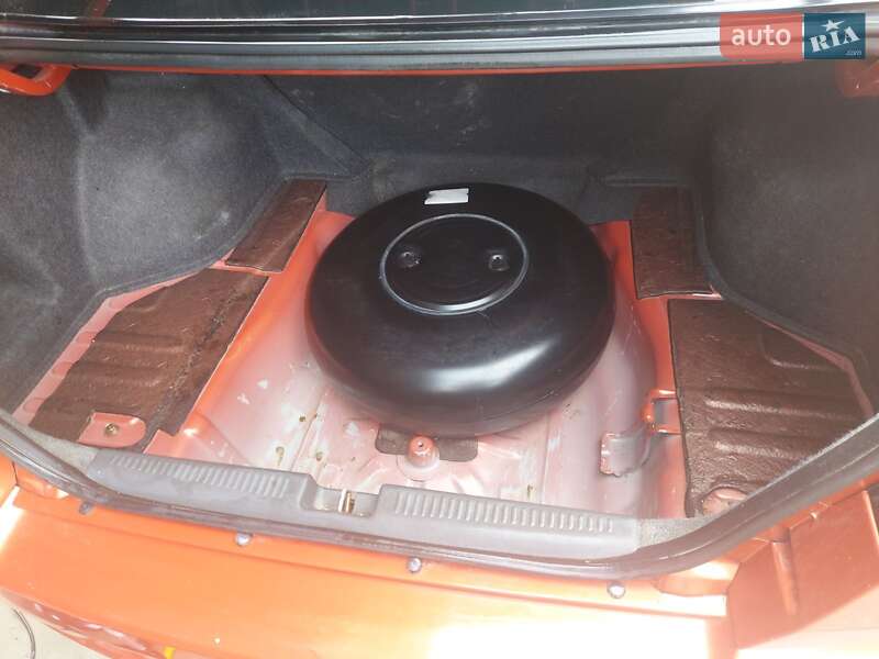 Седан SouEast V3 2010 в Киеве