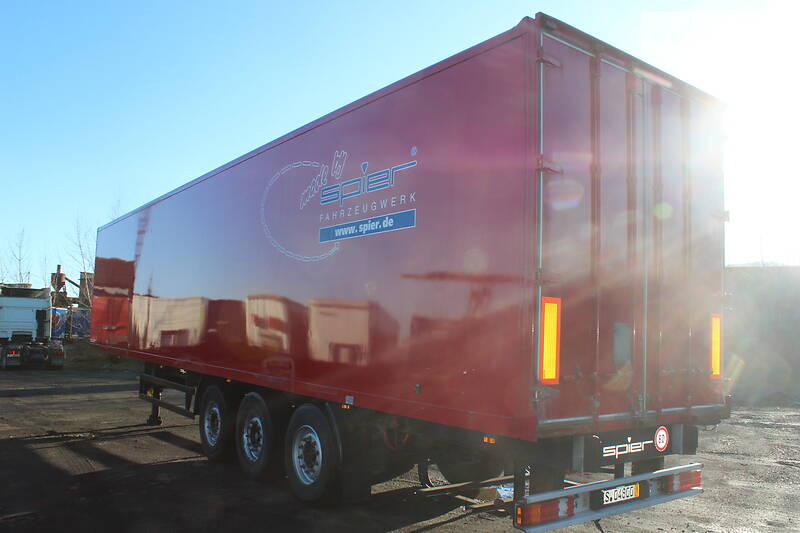 Изотермическая будка Spier AGL 2002 в Хусте