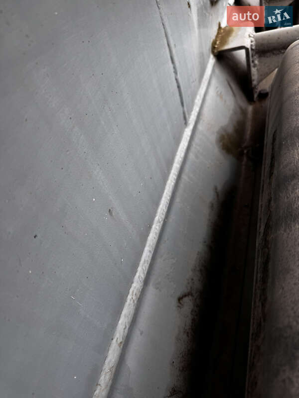 Цементовоз Spitzer SF 1994 в Чернівцях