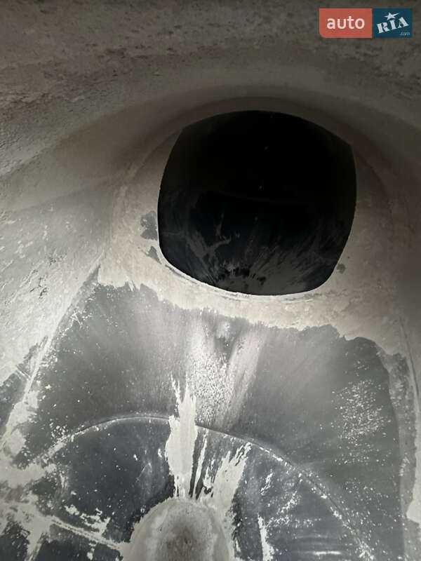 Цементовоз Spitzer SF 1994 в Чернівцях