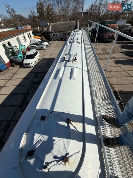 Цистерна полуприцеп Spitzer SF 1997 в Львове