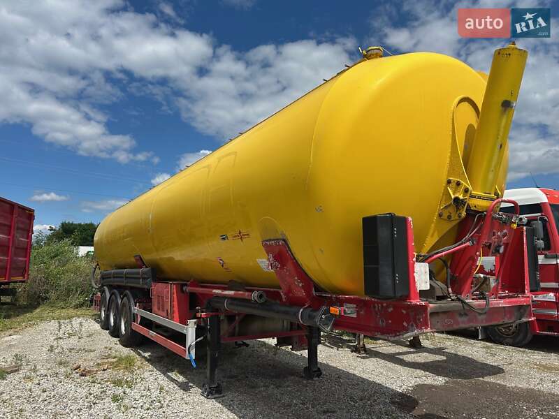 Цистерна Spitzer Silos 2001 в Львове