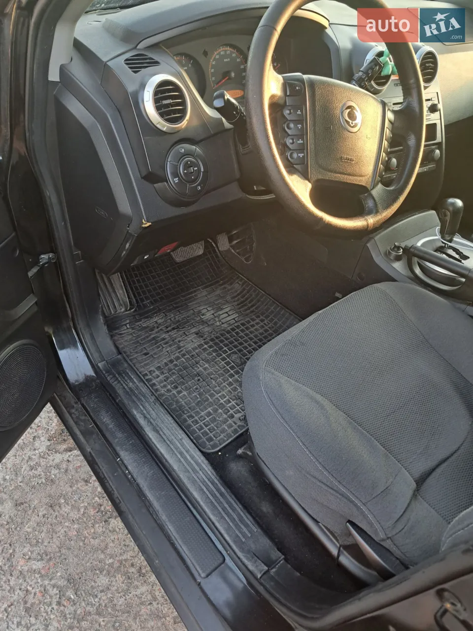2010 SsangYong Actyon - мініатюра 11