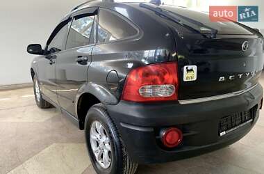Позашляховик / Кросовер SsangYong Actyon 2009 в 