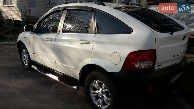 Внедорожник / Кроссовер SsangYong Actyon 2010 в 