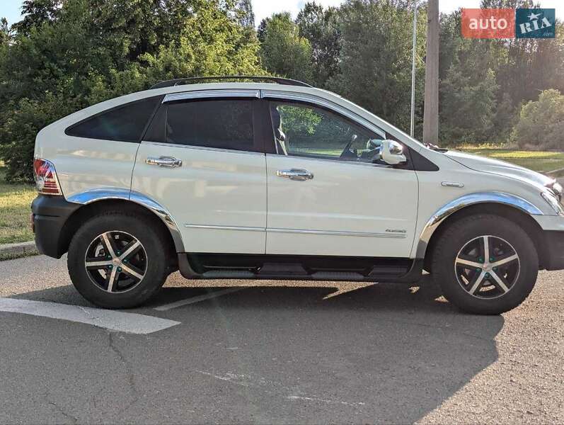 Внедорожник / Кроссовер SsangYong Actyon 2009 в 