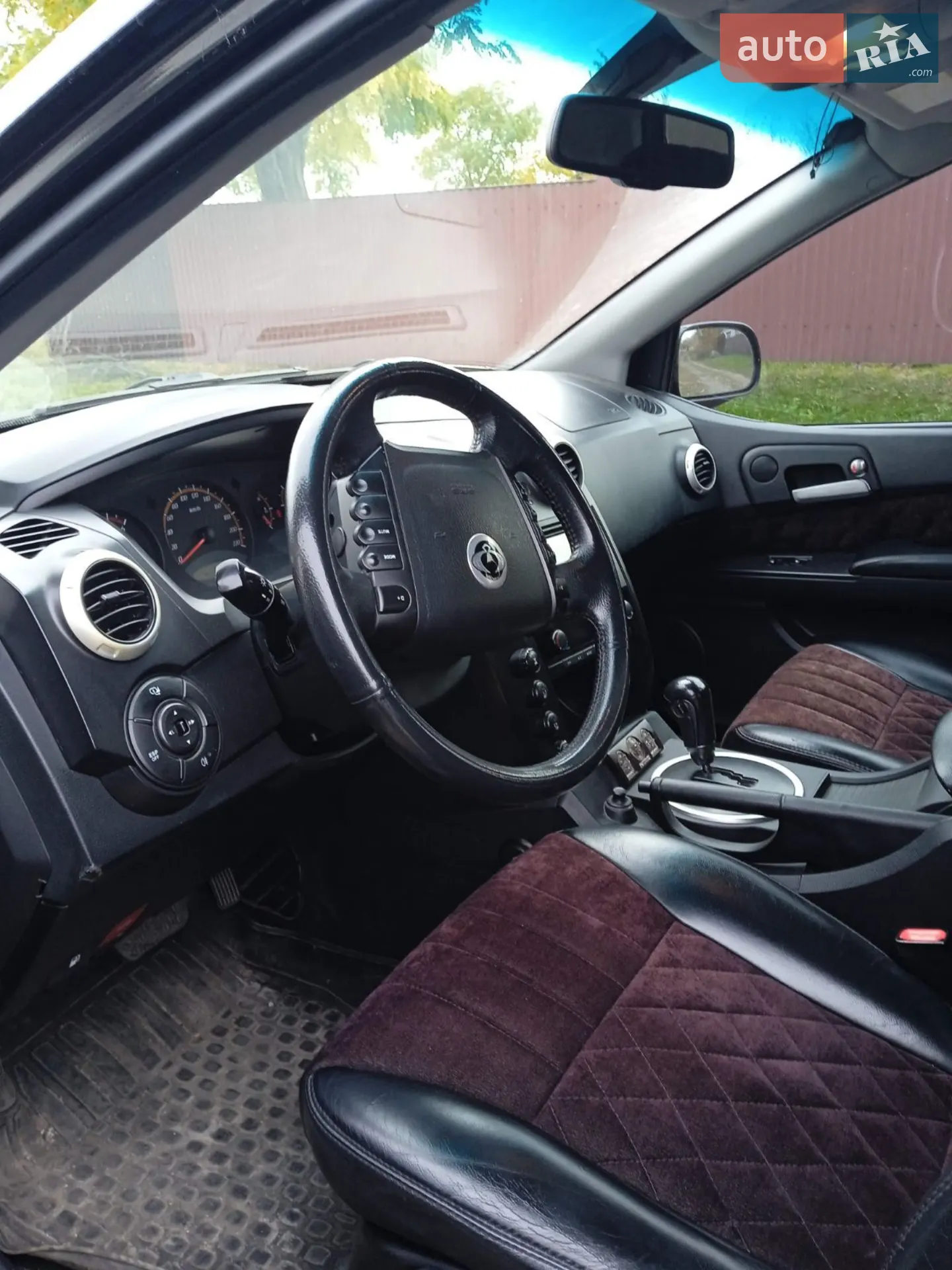 2010 SsangYong Actyon - мініатюра 9