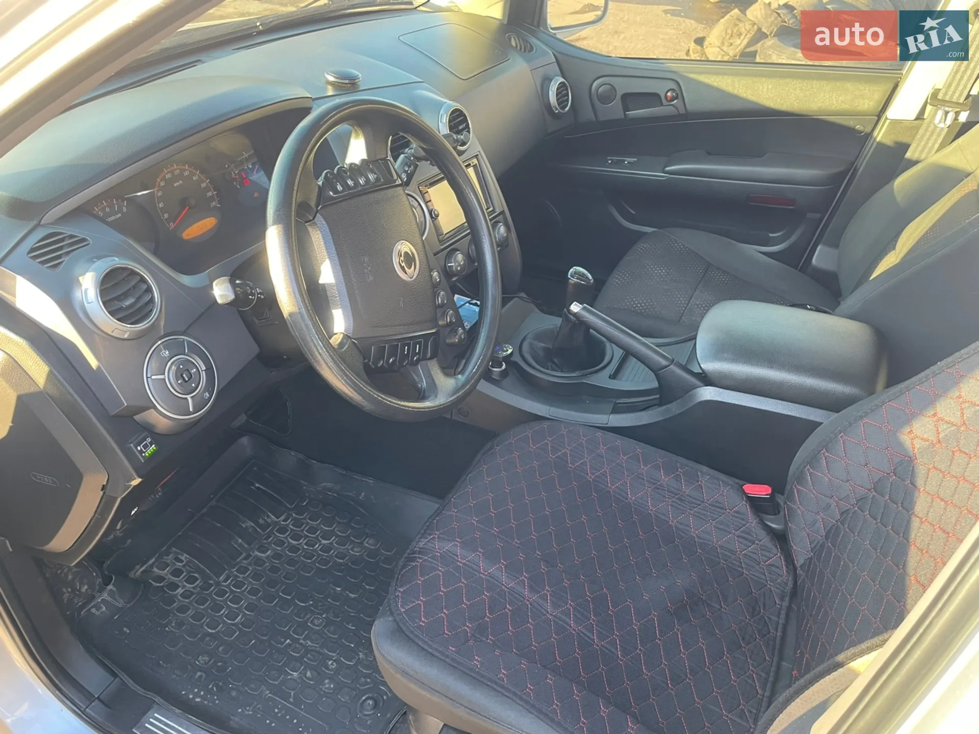 2010 SsangYong Actyon - мініатюра 12