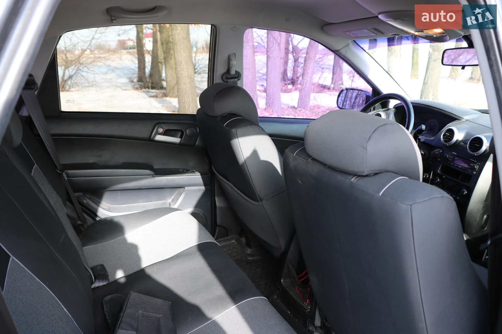 2010 SsangYong Actyon - мініатюра 8