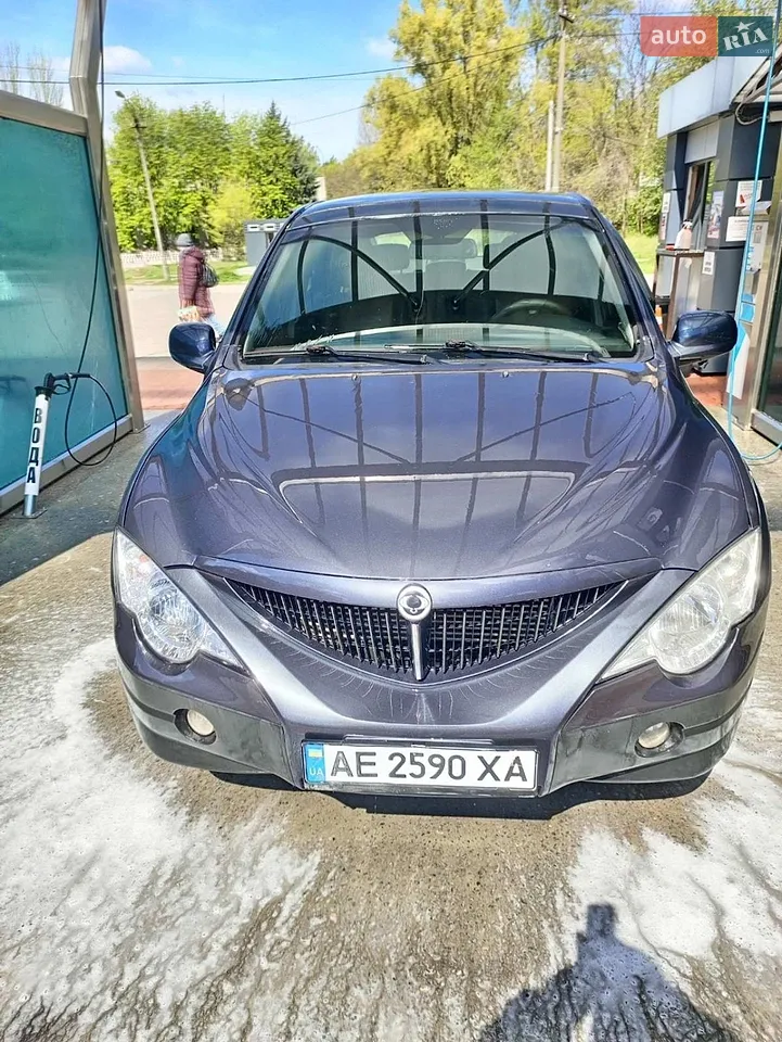 2010 SsangYong Actyon - мініатюра 12