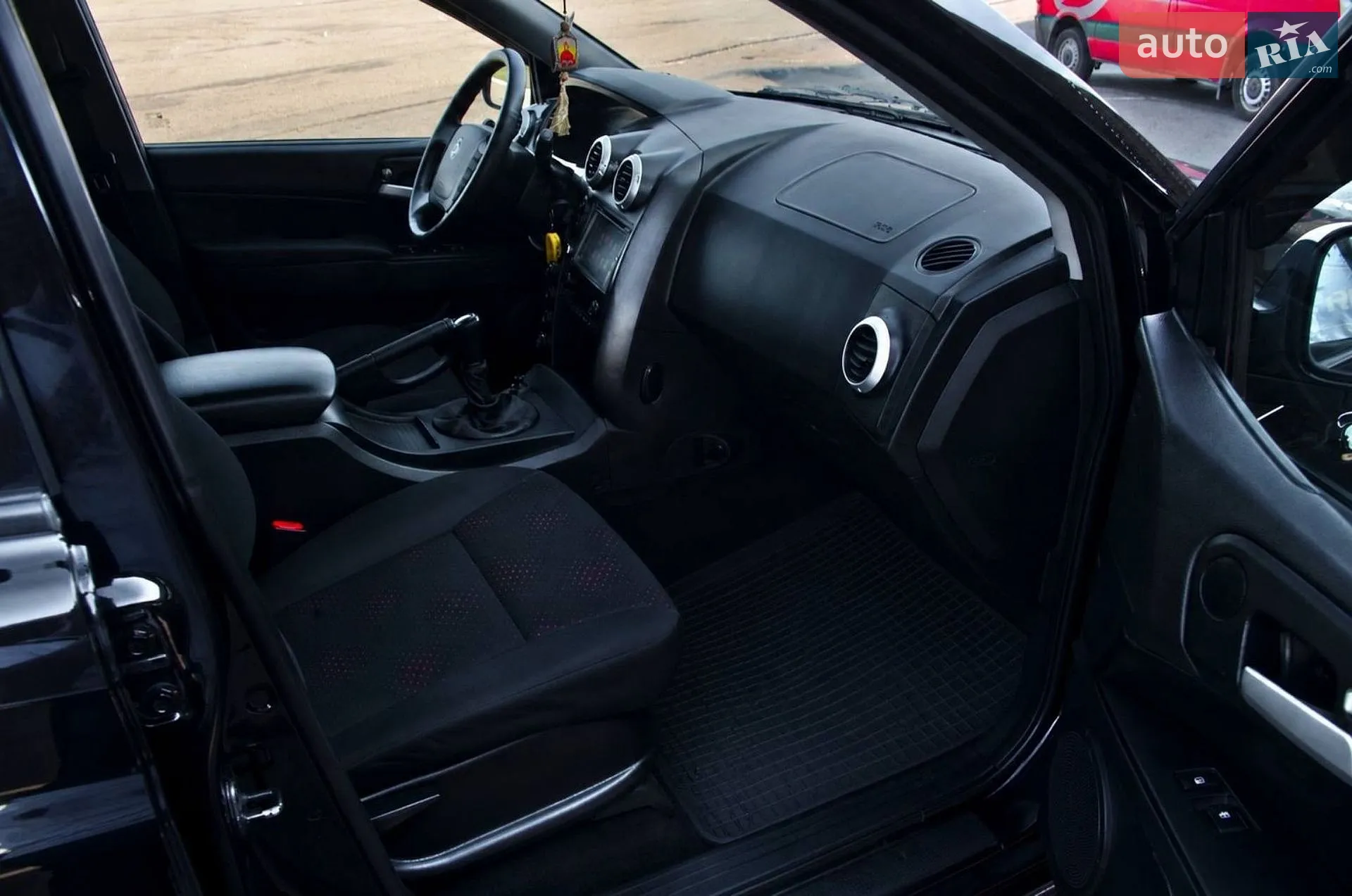 2011 SsangYong Actyon - мініатюра 9