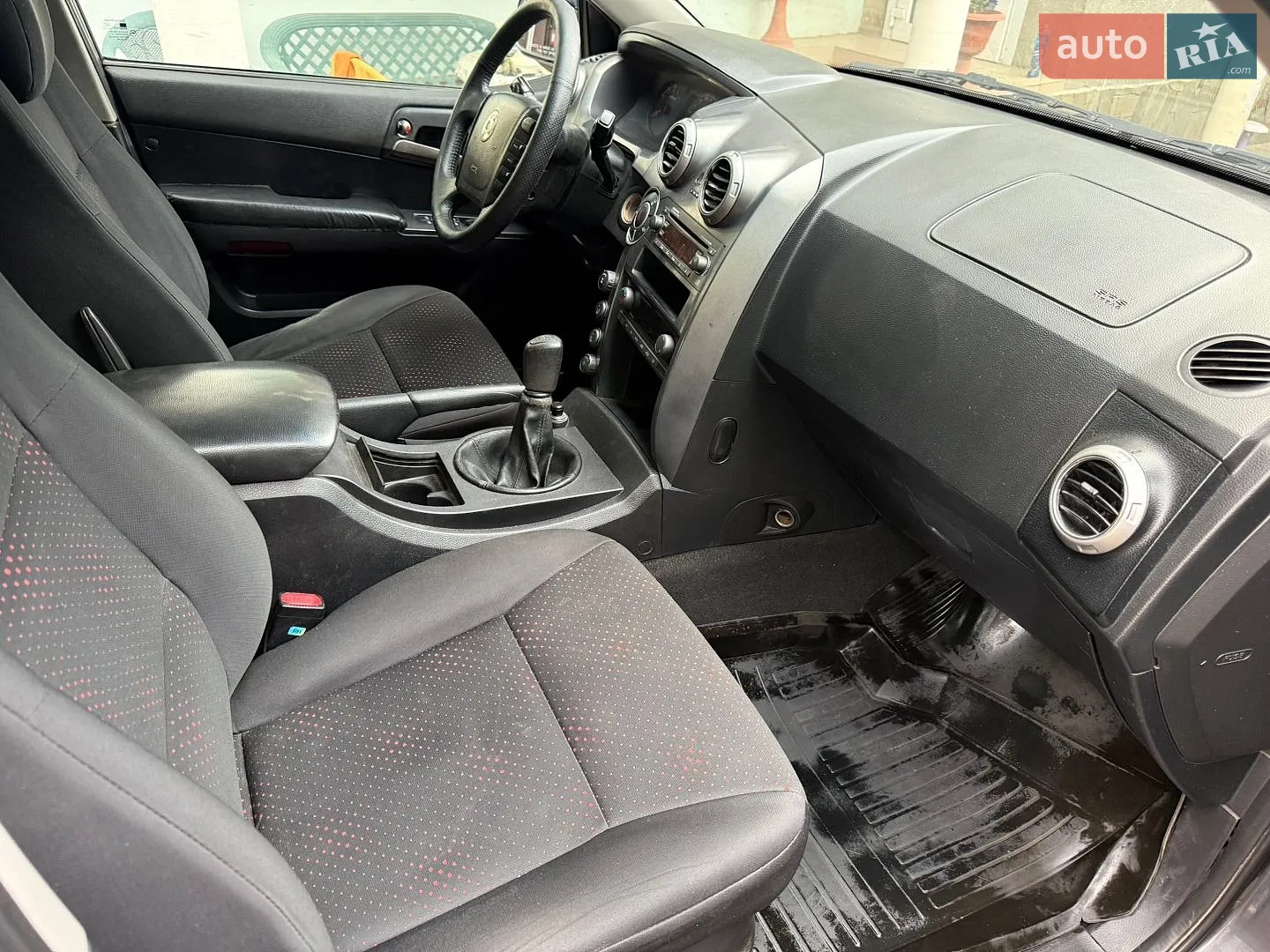 2011 SsangYong Actyon - мініатюра 13