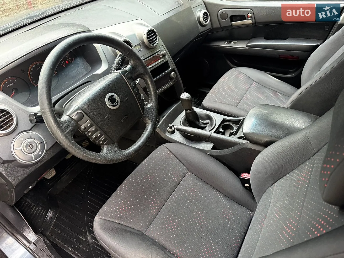 2011 SsangYong Actyon - мініатюра 16