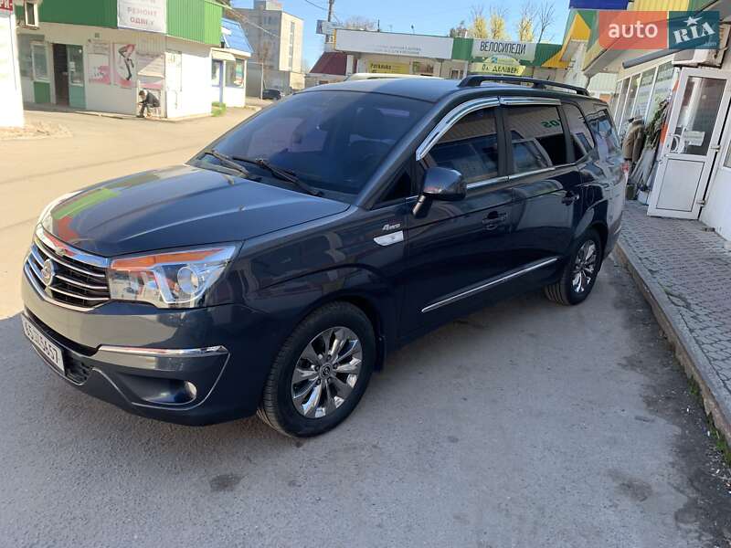 SsangYong Korando Turismo 2017