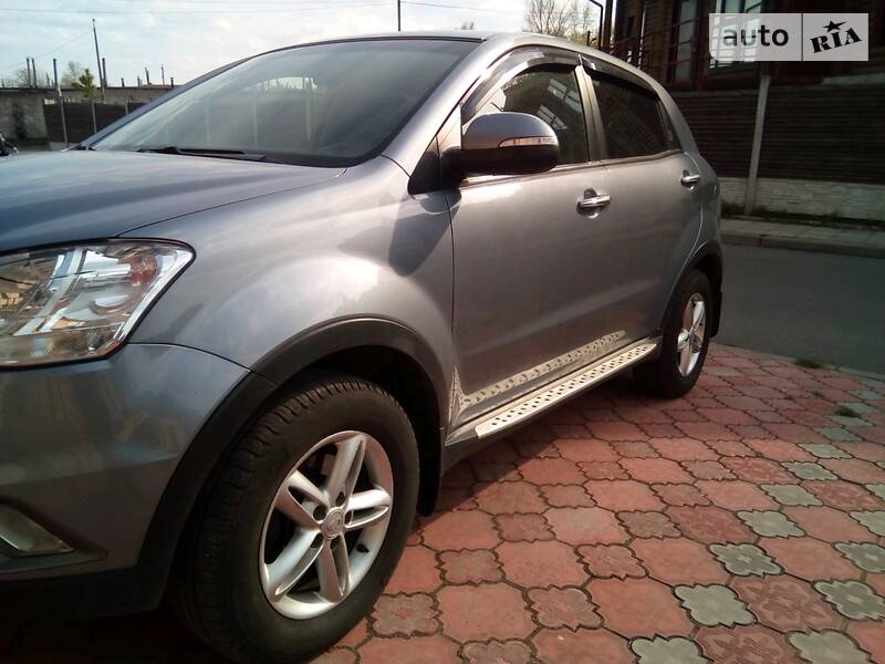 Позашляховик / Кросовер SsangYong Korando 2012 в 