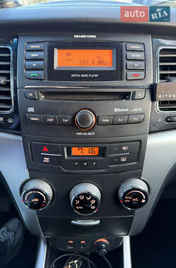 Внедорожник / Кроссовер SsangYong Korando 2013 в 