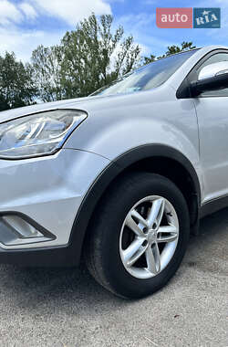 Внедорожник / Кроссовер SsangYong Korando 2012 в 