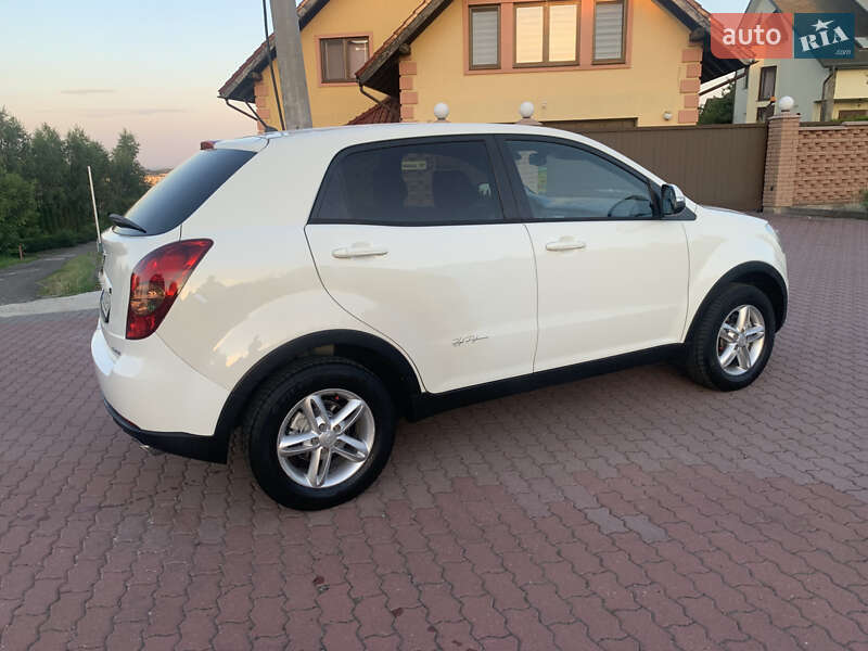 Позашляховик / Кросовер SsangYong Korando 2011 в Чернівцях