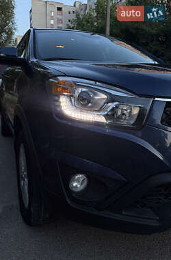 Позашляховик / Кросовер SsangYong Korando 2013 в 