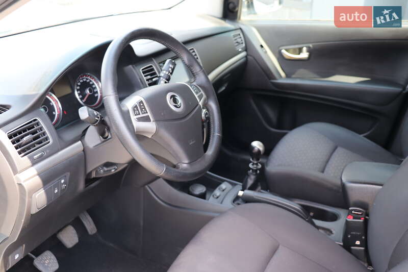 Позашляховик / Кросовер SsangYong Korando 2011 в Дніпрі