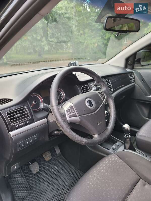 Позашляховик / Кросовер SsangYong Korando 2012 в Віньківцях