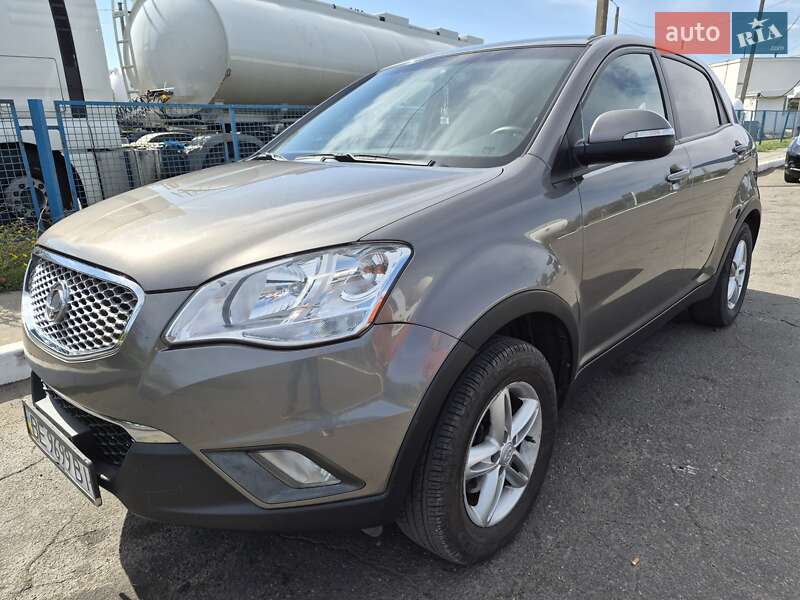 Позашляховик / Кросовер SsangYong Korando 2013 в 
