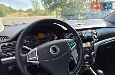 Позашляховик / Кросовер SsangYong Korando 2013 в 